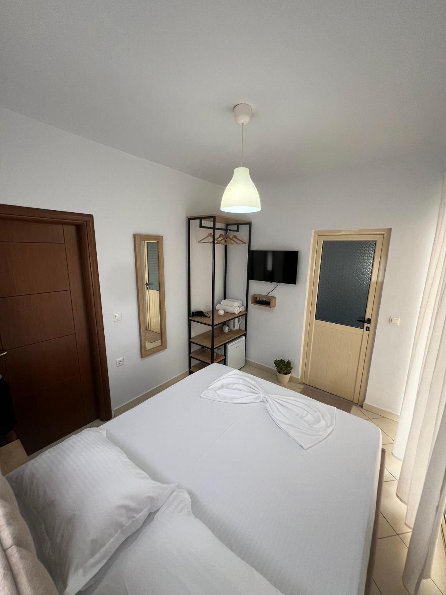 Helios Rooms Sarandë Exterior foto